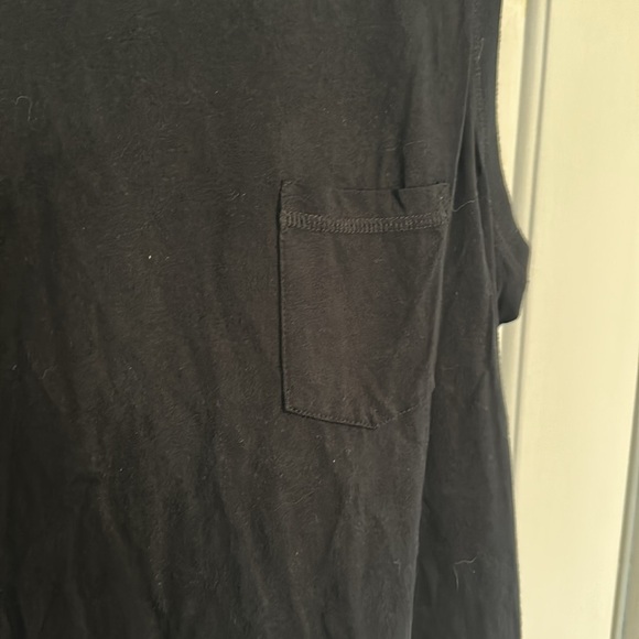Old Navy Women’s Black tank size large - Picture 2 of 3